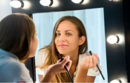 بهترین نورپردازی برای آرایش و انواع نور پردازی میکاپ
